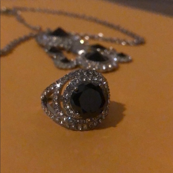 Statement necklace with matching S7 ring - Picture 3 of 4